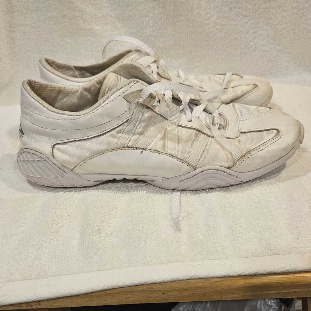 NFINITY CHEER SHOES